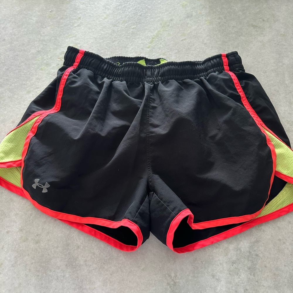 Black Under Armour shorts SIZE XSMALL